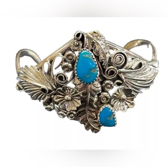 Navajo Sterling silver & turquoise bracelet handmade beatiful design flexable